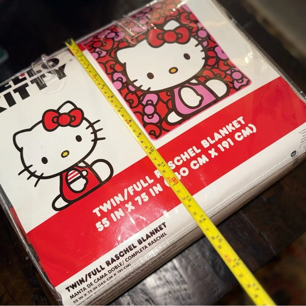 HELLO KITTY By Sanrio TWIN RASCHEL BLANKET 55 IN x 75 IN New - Picture 7 of 7